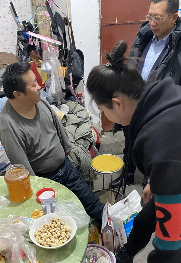 银穗集团走访帮助困难户 银穗集团走访帮助困难户