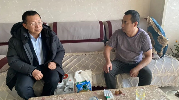 银穗集团走访帮助困难户 银穗集团走访帮助困难户