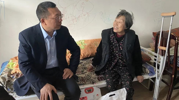 银穗集团走访帮助困难户 银穗集团走访帮助困难户