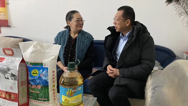 银穗集团走访帮助困难户 银穗集团走访帮助困难户