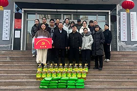 新春慰问暖人心 情系群众显担当 银川路街道携手银穗财税集团慰问八户困难家庭